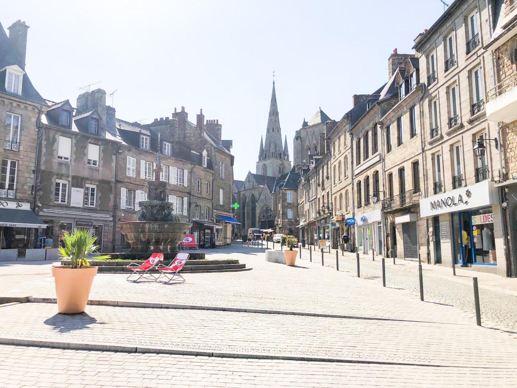 New: Agreable & Lumineux *Gare* Apartment Guingamp Bagian luar foto