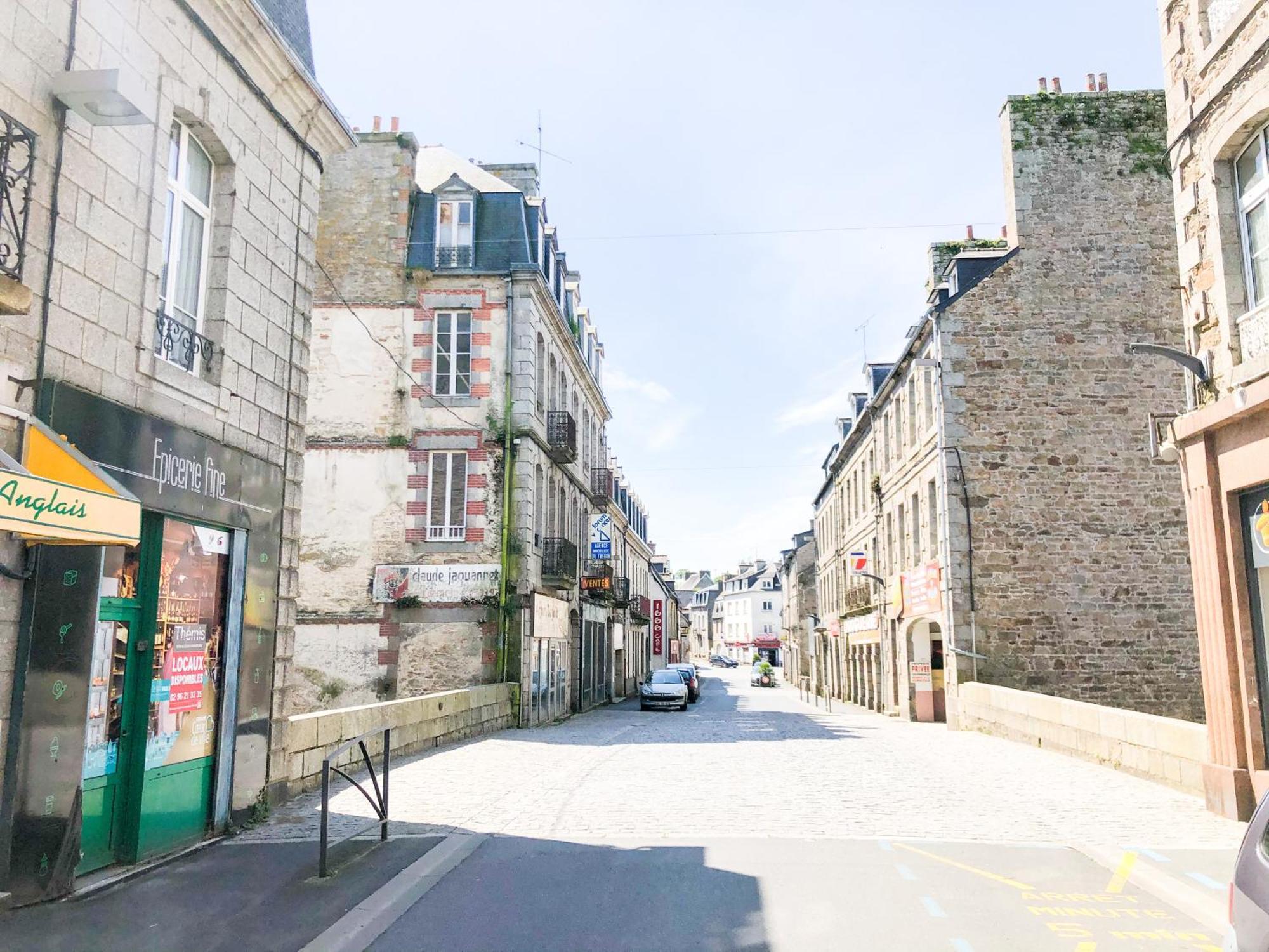 New: Agreable & Lumineux *Gare* Apartment Guingamp Bagian luar foto