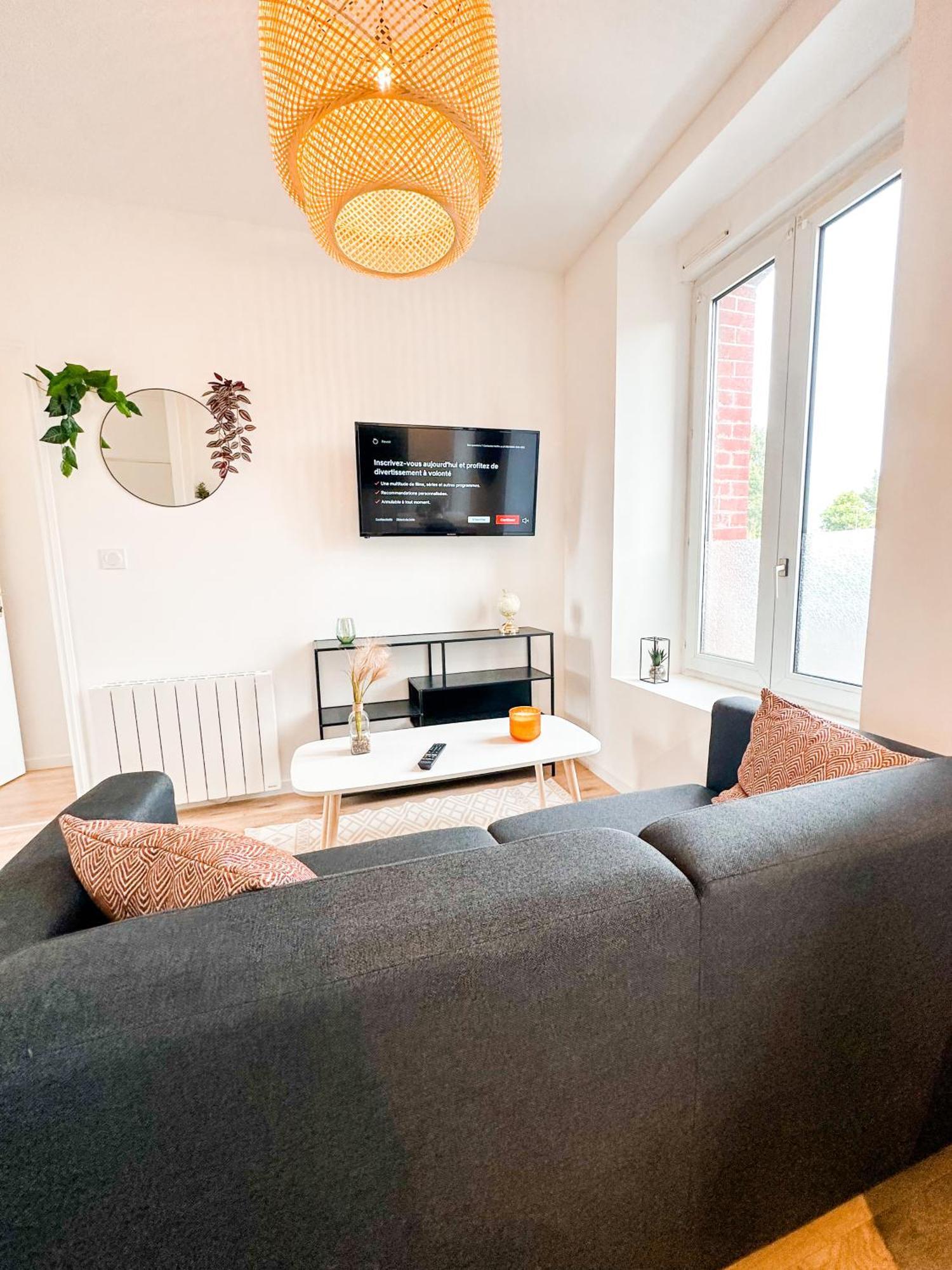 New: Agreable & Lumineux *Gare* Apartment Guingamp Bagian luar foto